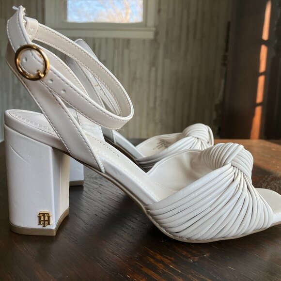 Tommy Hilfiger Taupe Cream Sarifina Block Heel Sandals - Picture 3 of 9